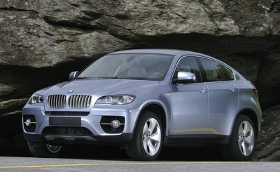 BMW презентует в Лос-Анджелесе гибридное трио